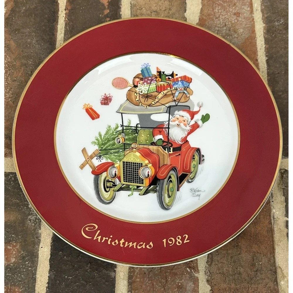 Vintage SANTA in ANTIQUE CAR Christmas 1982 collector's plate Brian Day Red Gold